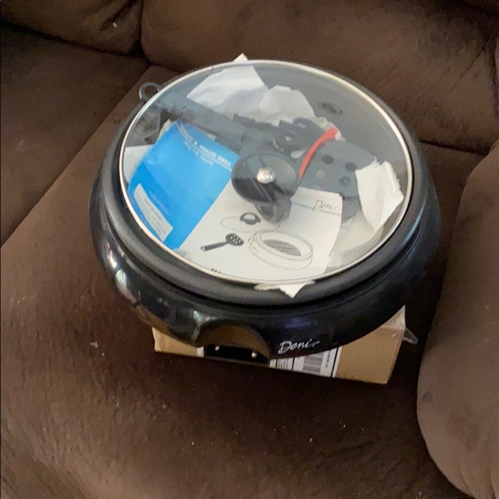 Skillet and Health Grill.    Never Used
